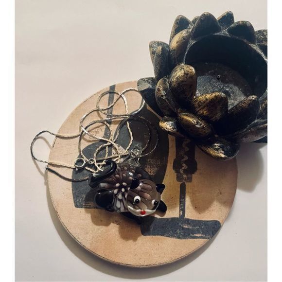 Pretty VINTAGE GLASS FLOWER KITTY NECKLACE - Picture 7 of 7